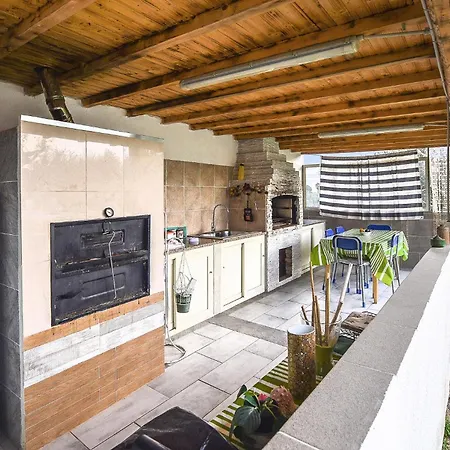 Awesome In With Kitchen Apartment Comiso